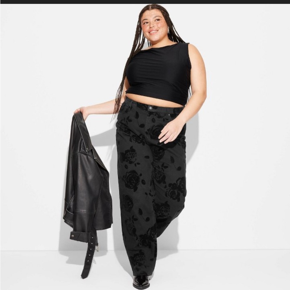 NWT Wild Fable Black Floral Plus-Size Straight Leg Jeans